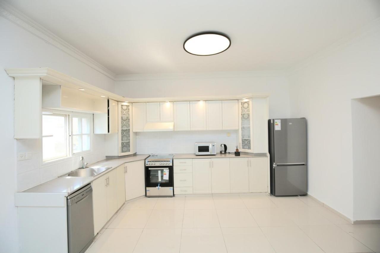 City Center Luxury Apartment In Netanya Eksteriør bilde