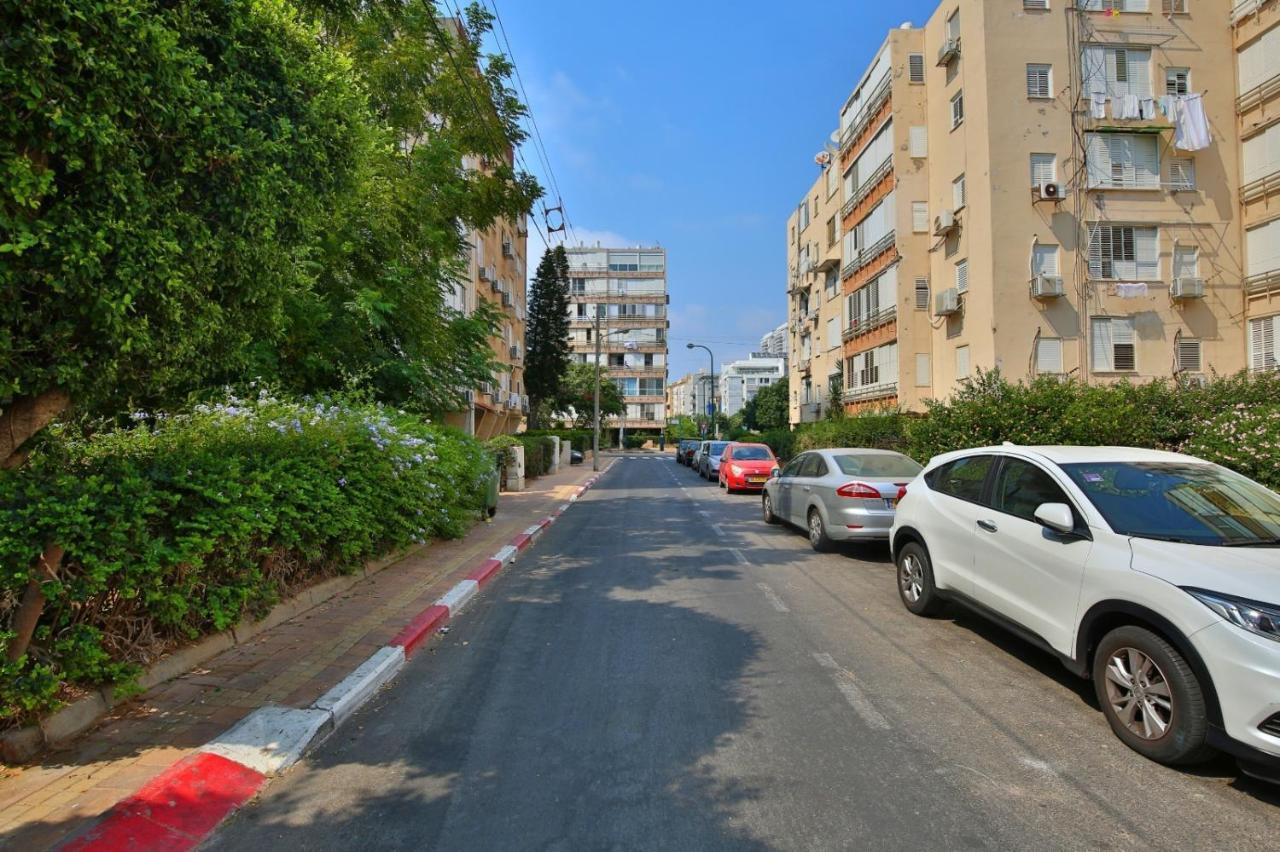 City Center Luxury Apartment In Netanya Eksteriør bilde
